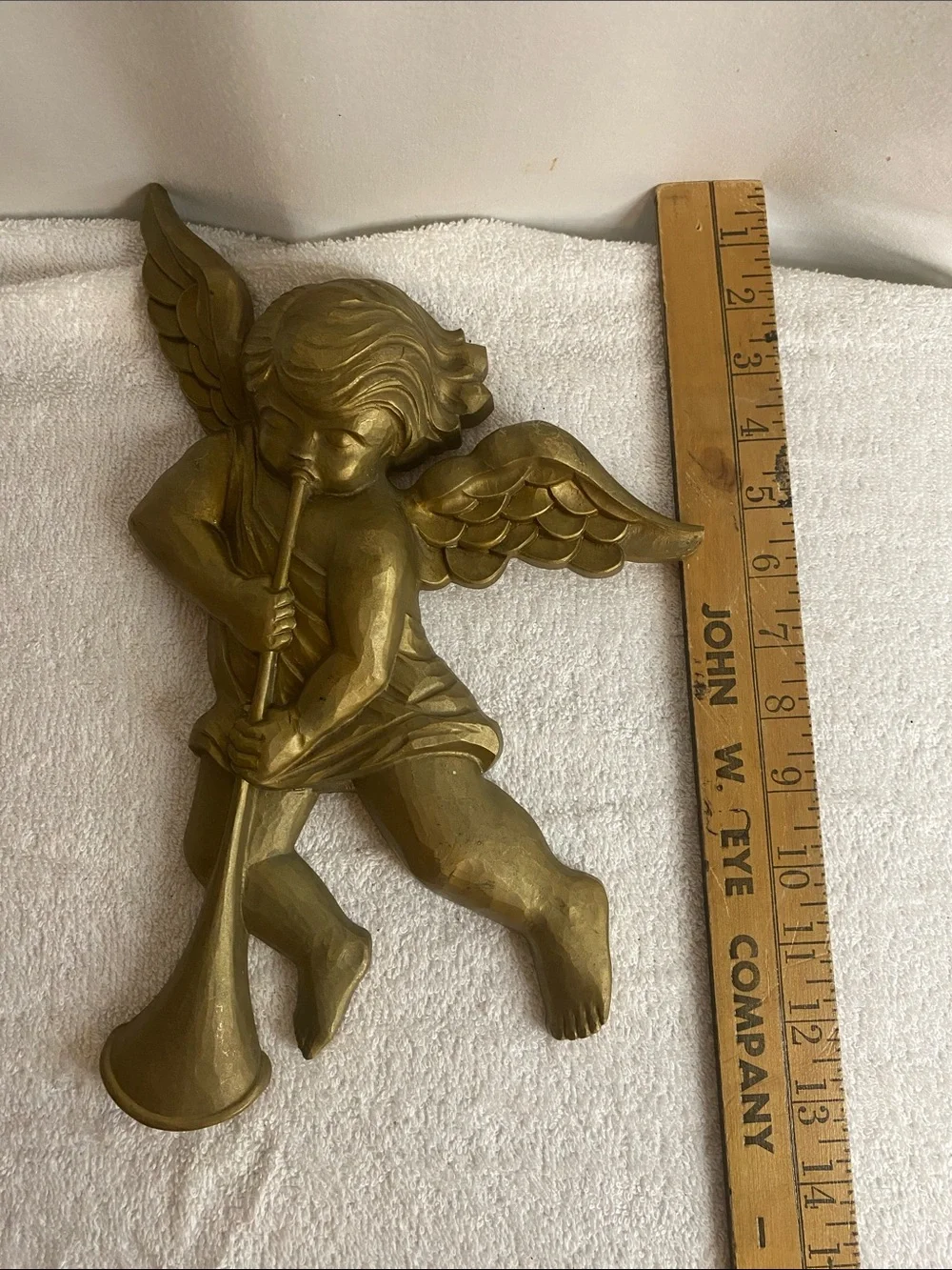 2 VINTAGE matte Gold Angel Cherubs Wall Plaque Hanging syroco
